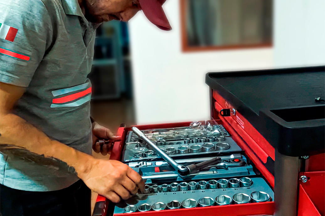 OA Engineer Fired Carrousel Second img